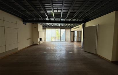 Beyoğlu Pera Kiralık 220m2 KDV Avantajlı Ofis Plaza Katı