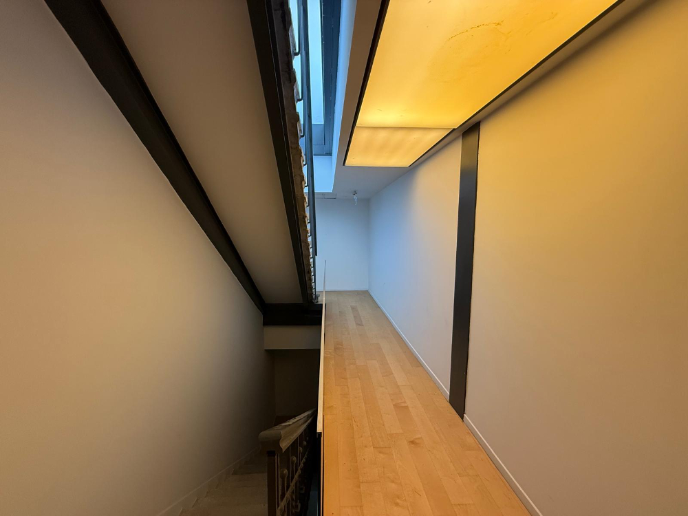 Beyoğlu Pera Kiralık 220m2 KDV Avantajlı Ofis Plaza Katı