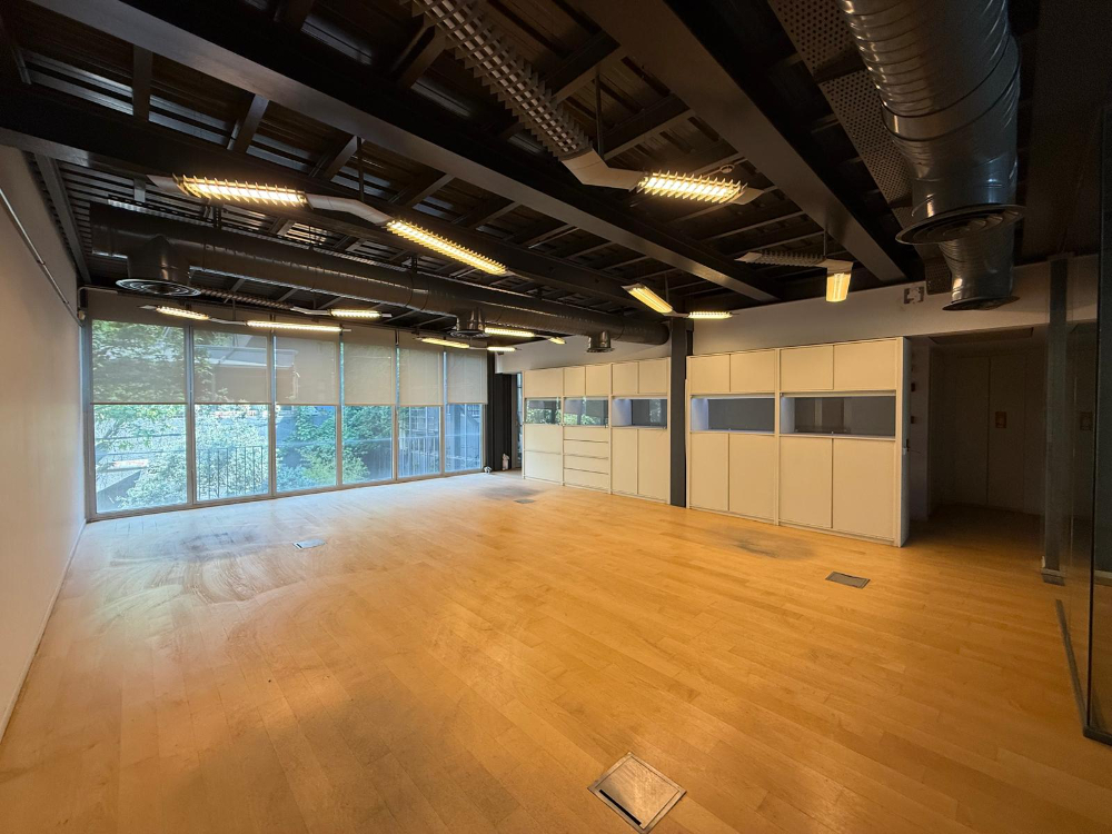 Beyoğlu Pera Kiralık 220m2 KDV Avantajlı Ofis Plaza Katı