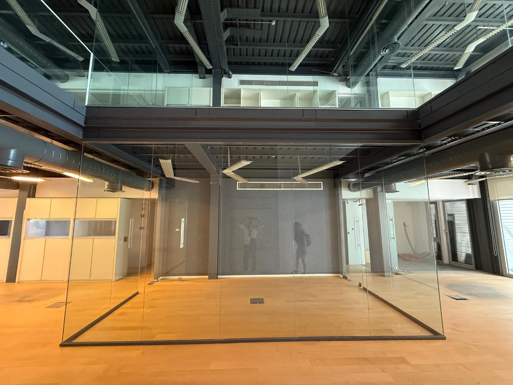 Beyoğlu Pera Kiralık 220m2 KDV Avantajlı Ofis Plaza Katı