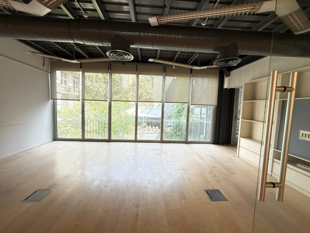 Beyoğlu Pera Kiralık 220m2 KDV Avantajlı Ofis Plaza Katı