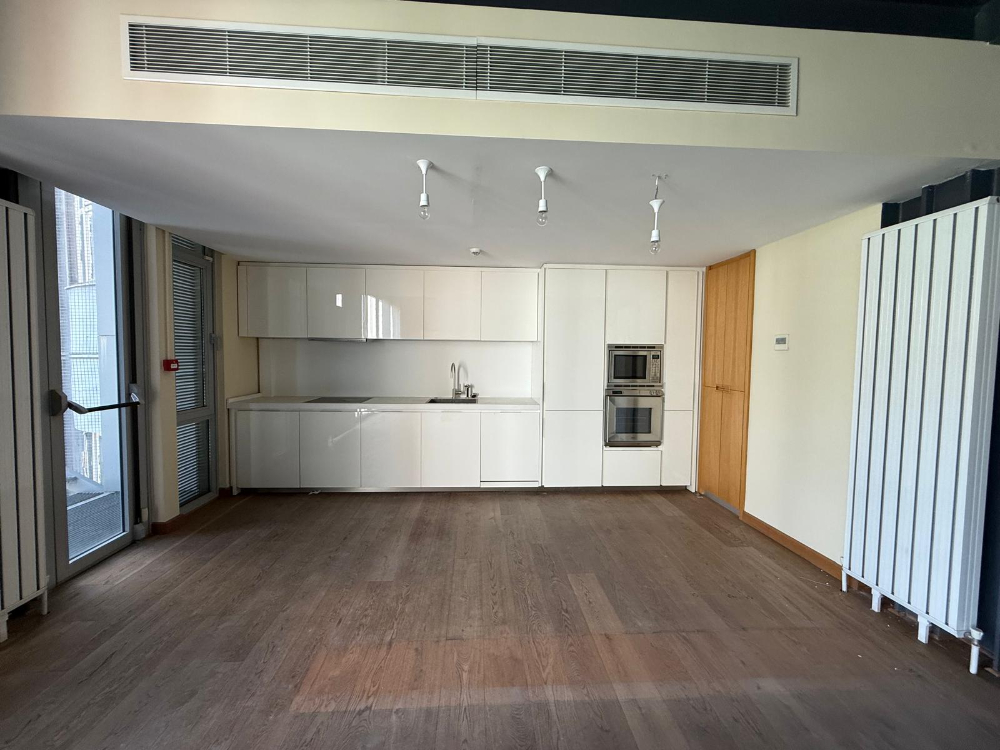 Beyoğlu Pera Kiralık 220m2 KDV Avantajlı Ofis Plaza Katı