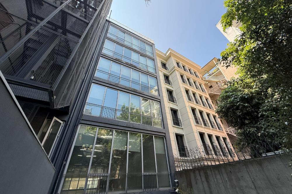 Beyoğlu Pera Kiralık 220m2 KDV Avantajlı Ofis Plaza Katı