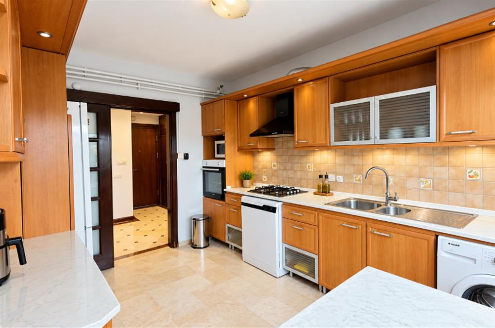 Zekeriyaköy Boğaziçi Park Sitesi’nde 3+1 Kiralık Arakat Daire 