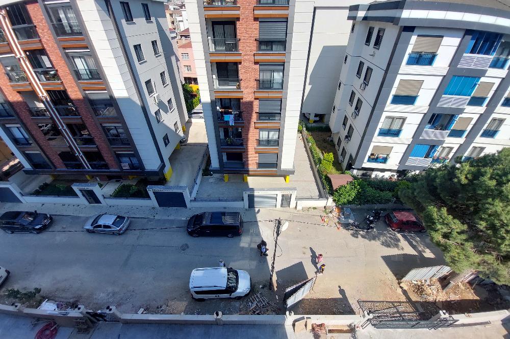 Pendik Yenimahalle'de 2+1 Balkonlu Yeni Binada Kiralık Daire