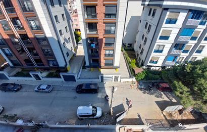 Pendik Yenimahalle'de 2+1 Balkonlu Yeni Binada Kiralık Daire
