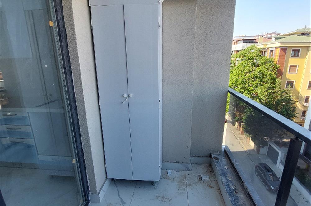 Pendik Yenimahalle'de 2+1 Balkonlu Yeni Binada Kiralık Daire
