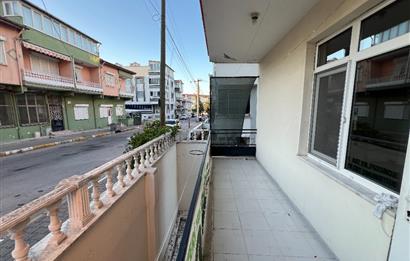 ATATÜRK MAHALLESİ MERKEZİ KONUMDA BAKIMLI 2+1 KİRALIK DAİRE