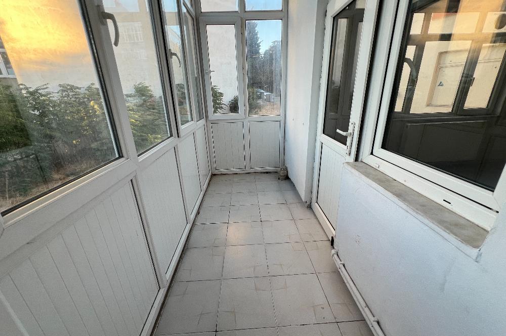 ATATÜRK MAHALLESİ MERKEZİ KONUMDA BAKIMLI 2+1 KİRALIK DAİRE