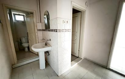 ATATÜRK MAHALLESİ MERKEZİ KONUMDA BAKIMLI 2+1 KİRALIK DAİRE