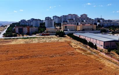 YENİMAHALLE'DE KÖŞE 1763 m2 TİCARET+KONUT E:1.60 SATILIK ARSA
