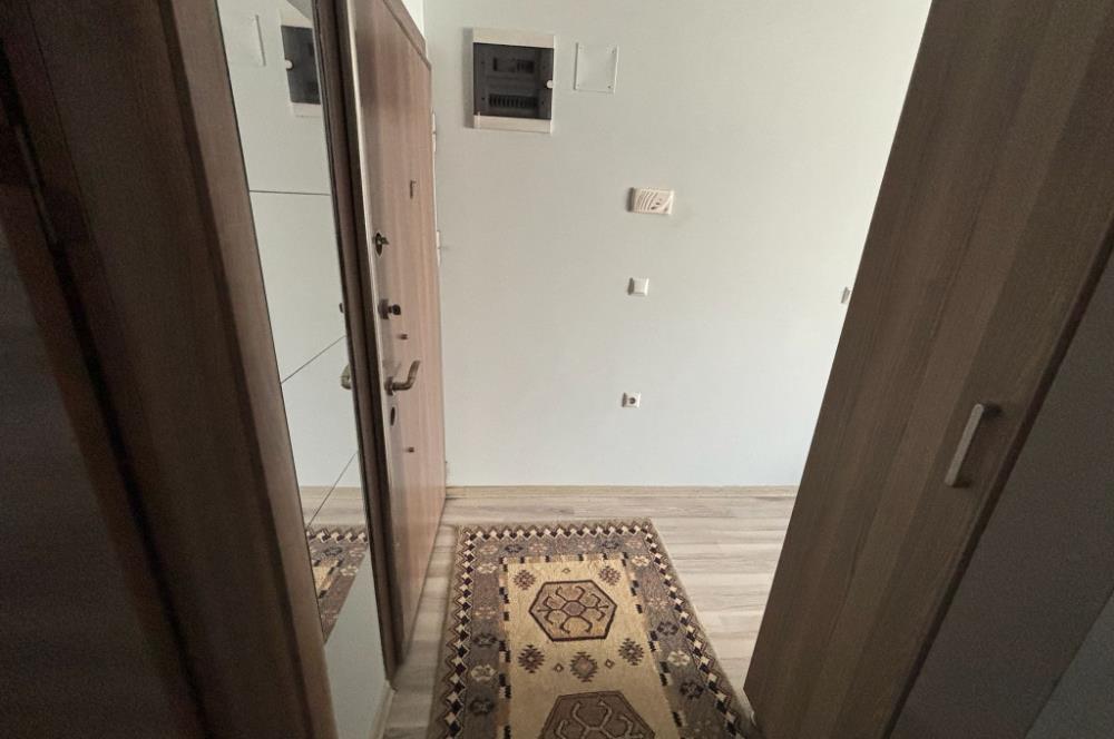 Anadolu Caddesinde Merkezi Konumda Eşyalı 1+1 Satılık Daire