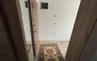 Anadolu Caddesinde Merkezi Konumda Eşyalı 1+1 Satılık Daire