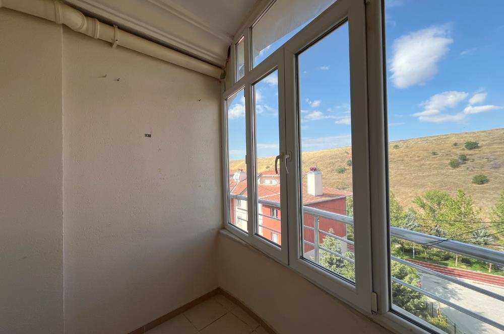GÖLBAŞI TOKİ DE SİTE İÇİNDE YÜKSEK KREDİ İMKANI BOŞ 2+1 DAİRE