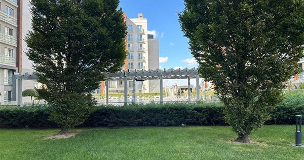 Tema İstanbul'da havuza cephe bahçe katı 4+1 kiralık daire - 36032