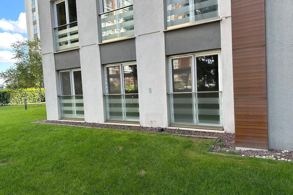 Tema İstanbul'da havuza cephe bahçe katı 4+1 kiralık daire