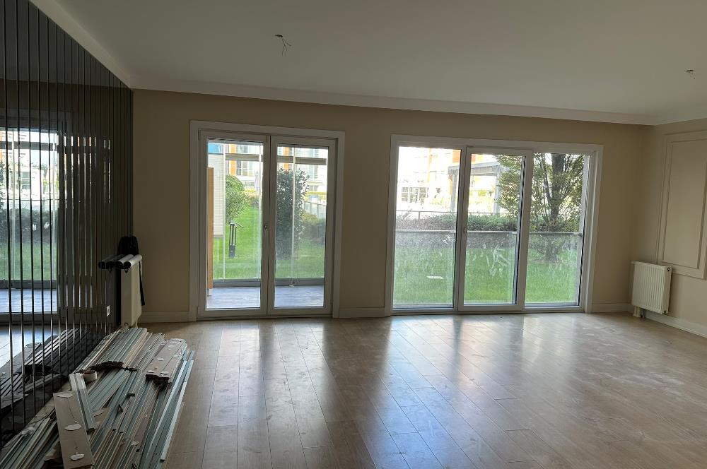 Tema İstanbul'da havuza cephe bahçe katı 4+1 kiralık daire