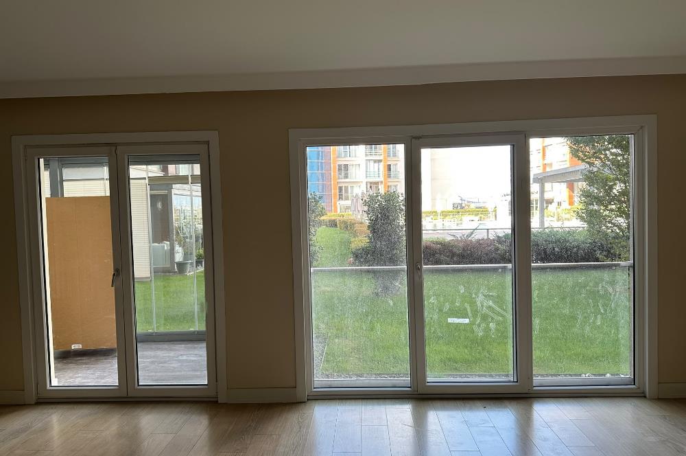 Tema İstanbul'da havuza cephe bahçe katı 4+1 kiralık daire