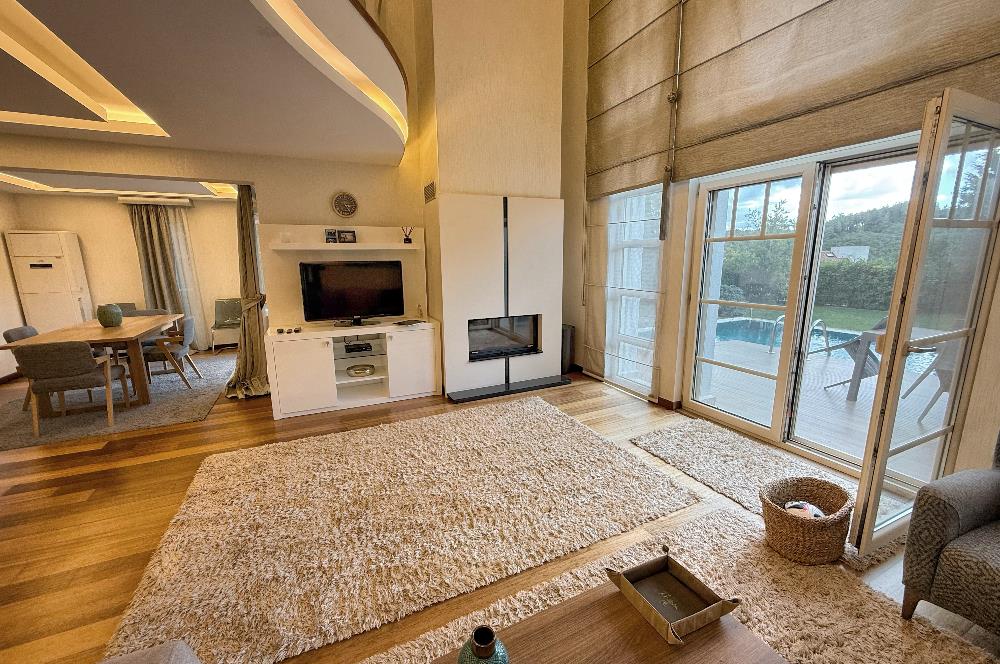 Kilyos Marenegro Sitesi'nde Eşyalı Kiralık 4+2 Havuzlu Villa