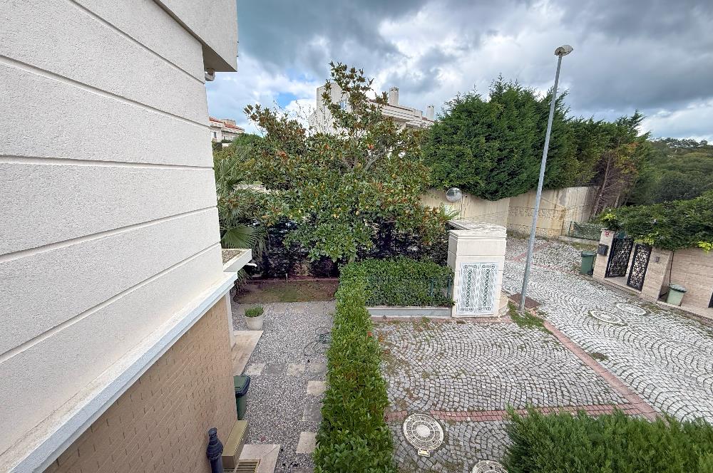 Kilyos Marenegro Sitesi'nde Eşyalı Kiralık 4+2 Havuzlu Villa