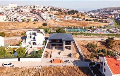 KUVAYİ MİLLİYE MH. TEVHİDE UYGUN 2 PARSEL TOPLAM 587 m2 ARSA