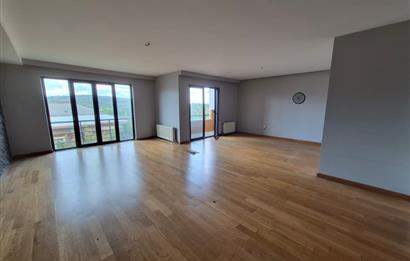 ZEKERİYAKÖY NOYA GÖL EVLERİ'NDE KİRALIK 3+1 DAİRE
