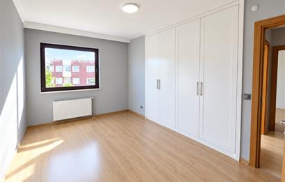 ZEKERİYAKÖY NOYA GÖL EVLERİ'NDE KİRALIK 3+1 DAİRE