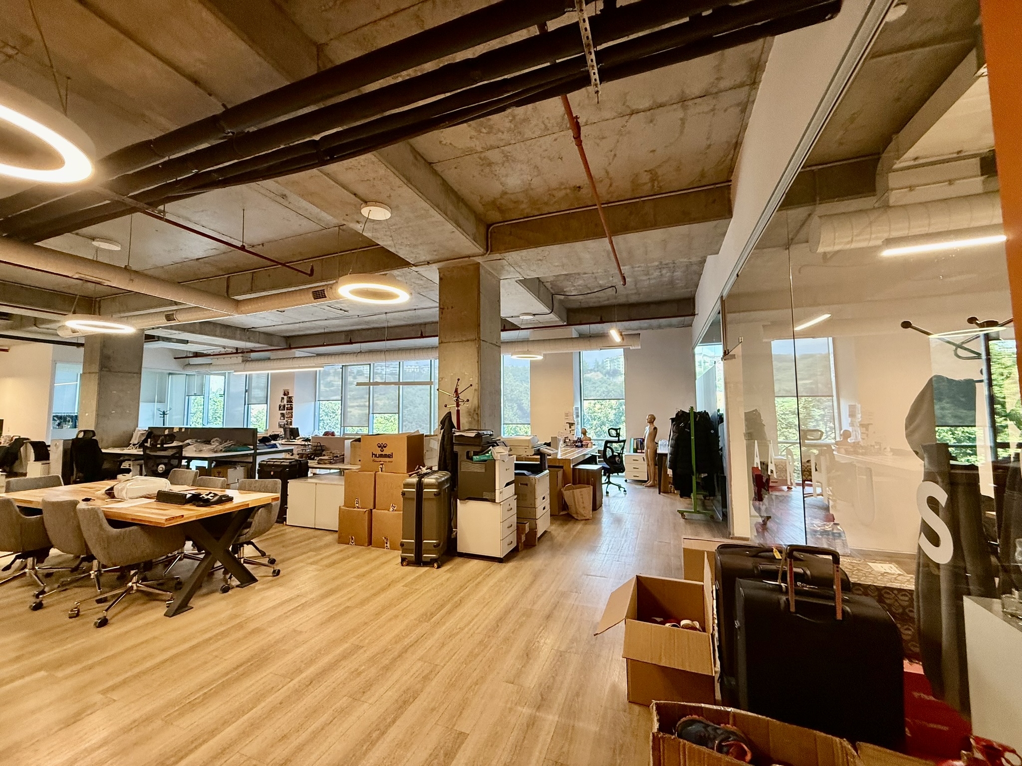 Kağıthane Kiralık Ofis Polat Ofis'te 430m2 Şık Dekorasyonlu ofis