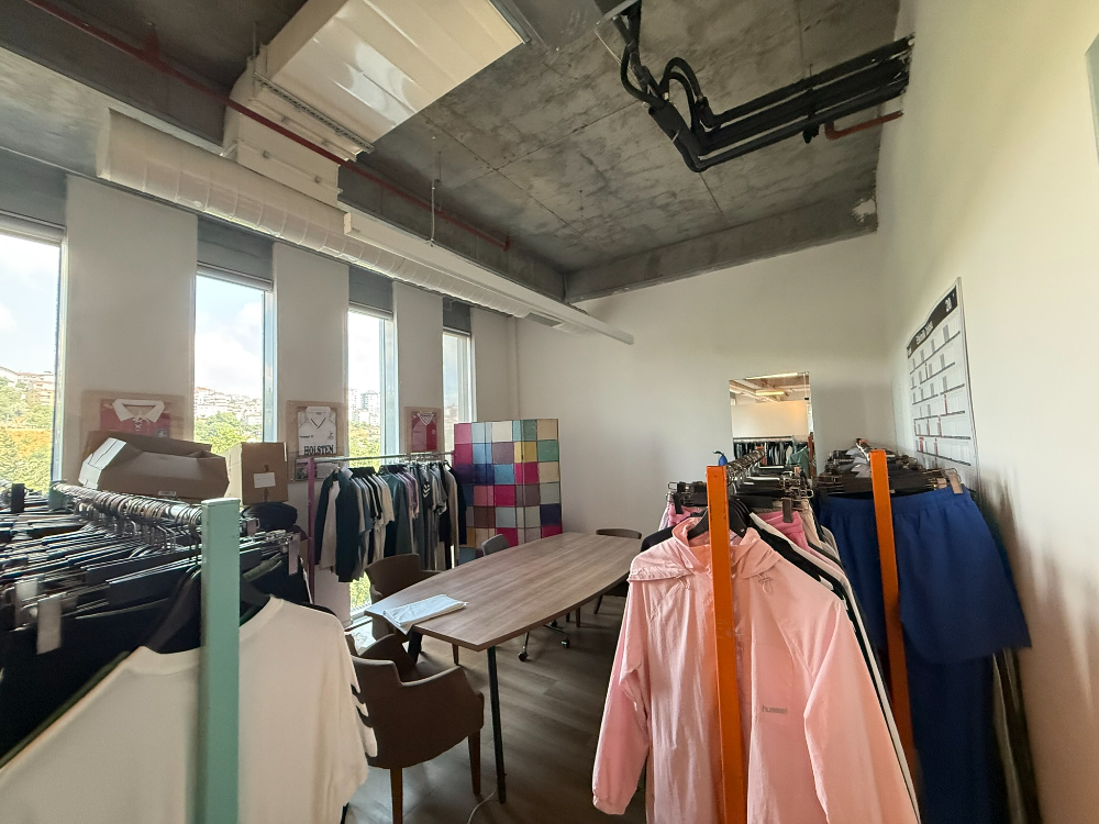 Kağıthane Kiralık Ofis Polat Ofis'te 430m2 Şık Dekorasyonlu ofis