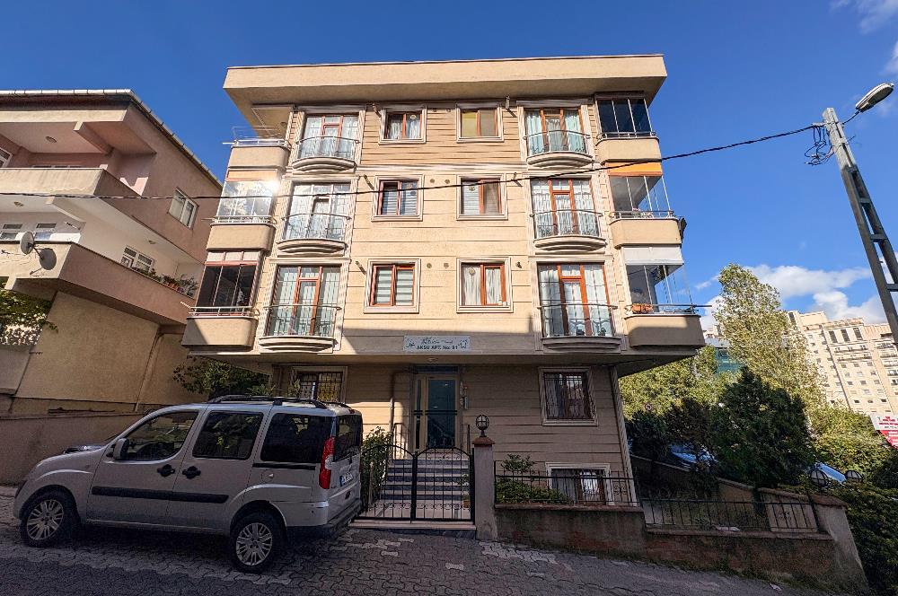 Ataşehir Kayışdağı'nda Satılık 2+1 Merkezi Daire