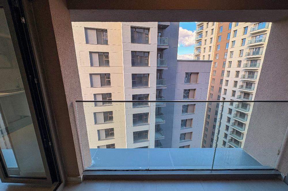 C21 ROOF 3.ETAP YÜKSEK KAT KAPALI MUTFAK 2+1 KİRALIK DAİRE