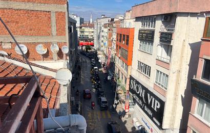 ATALAR CADDESİ ÜZERİ MERKEZİ KONUM FULL EŞYALI 3+1 SATILK DAİRE