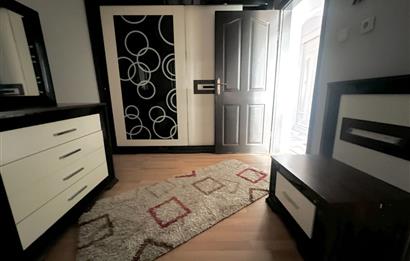 ATALAR CADDESİ ÜZERİ MERKEZİ KONUM FULL EŞYALI 3+1 SATILK DAİRE