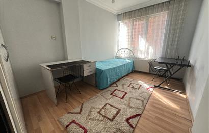 ATALAR CADDESİ ÜZERİ MERKEZİ KONUM FULL EŞYALI 3+1 SATILK DAİRE