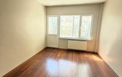 FATİH’TE MERKEZİ KONUMDA, DÜKKAN + 4 KATLI SATILIK BİNA