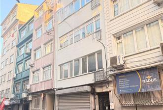 FATİH’TE MERKEZİ KONUMDA, DÜKKAN + 4 KATLI SATILIK BİNA - 1 - 37670