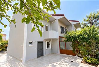 ZEKERİYAKÖY BASIN YAYIN SİTESİ’NDE 5+2  262 M² ARSA PAYLI SATILIK  VİLLA - 1 - 37728