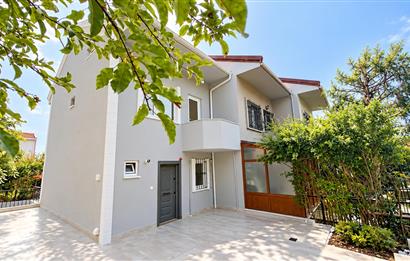 ZEKERİYAKÖY BASIN YAYIN SİTESİ’NDE 5+2  262 M² ARSA PAYLI SATILIK  VİLLA