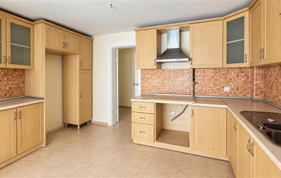 ZEKERİYAKÖY BASIN YAYIN SİTESİ’NDE 5+2  262 M² ARSA PAYLI SATILIK  VİLLA