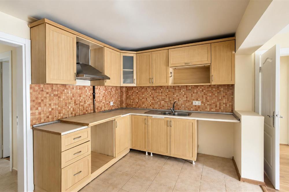 ZEKERİYAKÖY BASIN YAYIN SİTESİ’NDE 5+2  262 M² ARSA PAYLI SATILIK  VİLLA