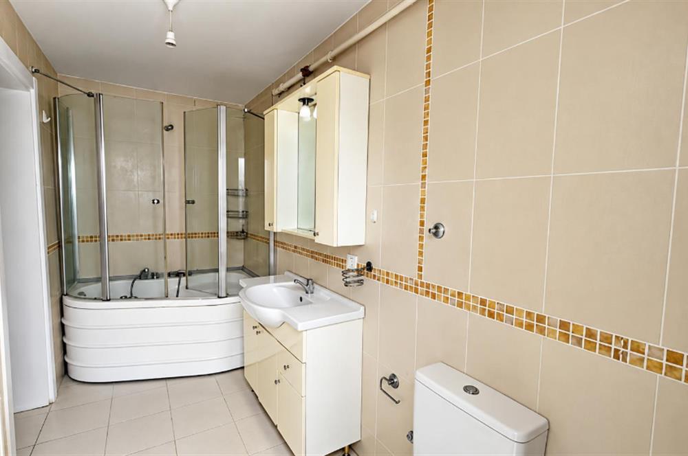 ZEKERİYAKÖY BASIN YAYIN SİTESİ’NDE 5+2  262 M² ARSA PAYLI SATILIK  VİLLA