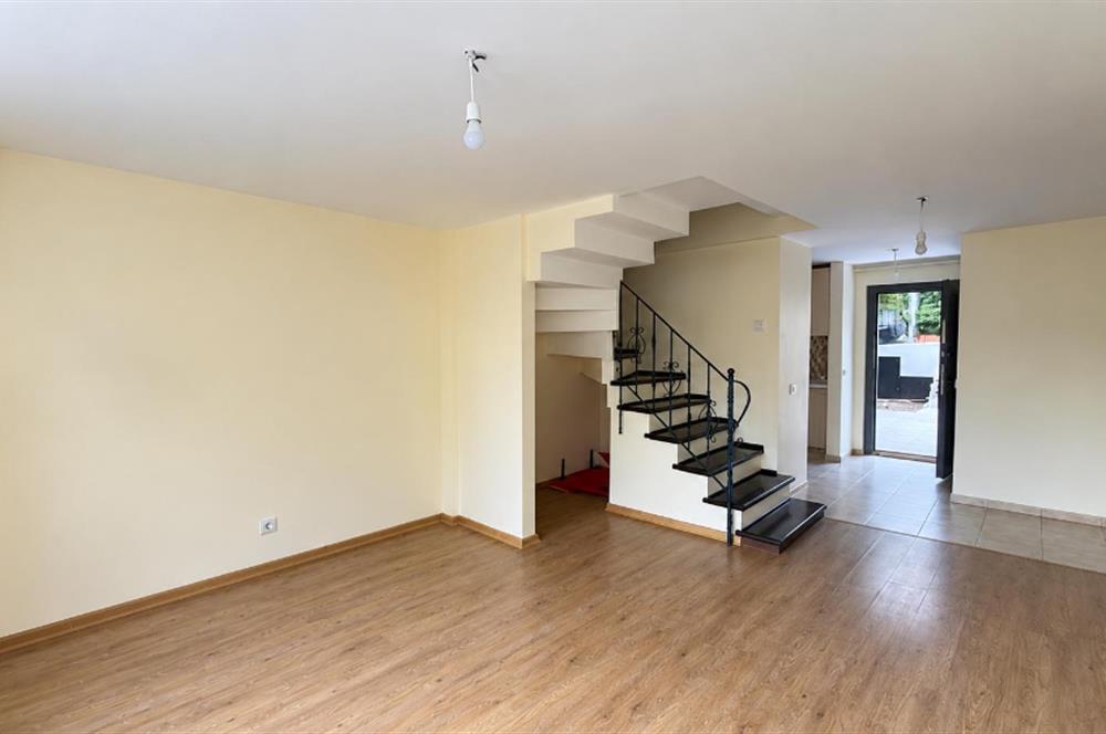 ZEKERİYAKÖY BASIN YAYIN SİTESİ’NDE 5+2  262 M² ARSA PAYLI SATILIK  VİLLA