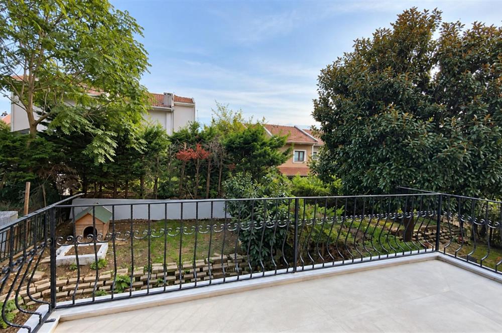 ZEKERİYAKÖY BASIN YAYIN SİTESİ’NDE 5+2  262 M² ARSA PAYLI SATILIK  VİLLA