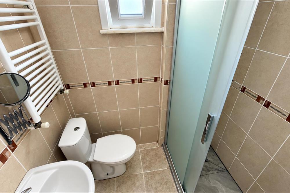 ZEKERİYAKÖY BASIN YAYIN SİTESİ’NDE 5+2  262 M² ARSA PAYLI SATILIK  VİLLA