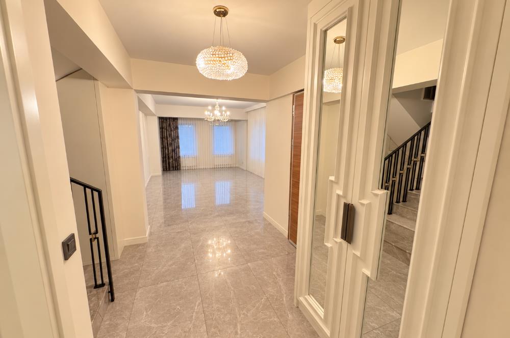 C21 LOFT'TAN ALBAYRAK'TA SATILIK 5+1 VİLLA
