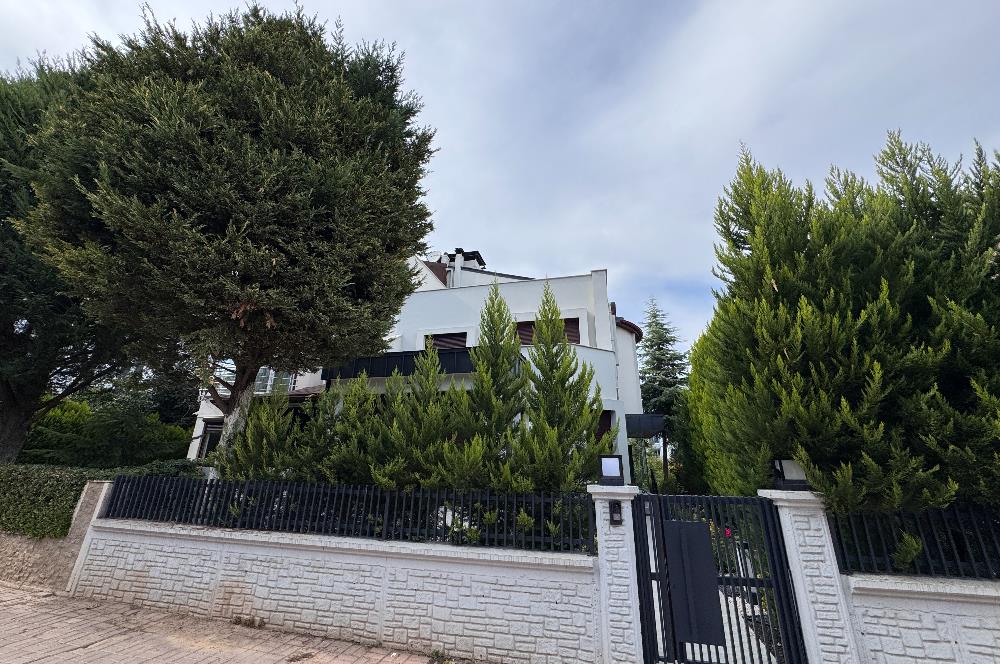 C21 LOFT'TAN ALBAYRAK'TA SATILIK 5+1 VİLLA