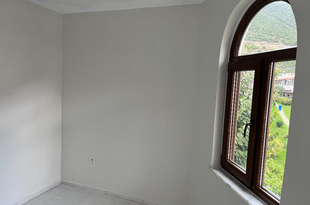 C21 Cius; Armutlu-Kapaklı Site İçerisinde Kiralık Villa