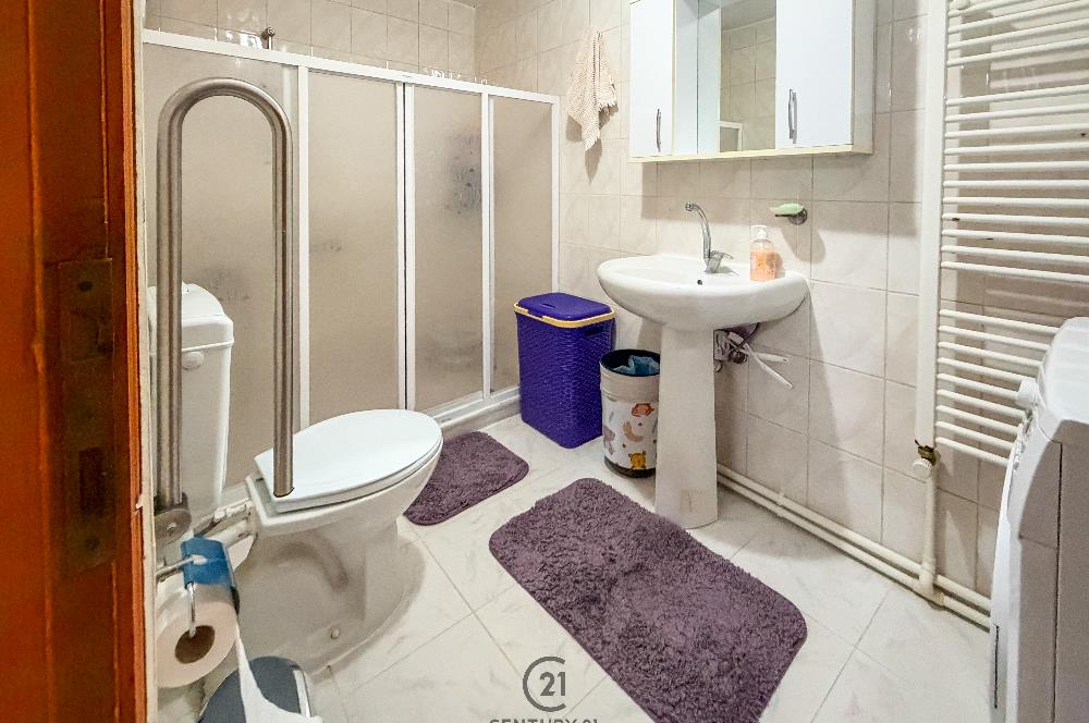 C21 BAL'dan ATATÜRK MAHALLESİNDE KULLANIŞLI ARAKAT 3+1 DAİRE