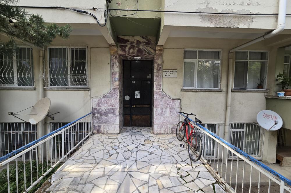 CENTURY21 PLUS'DAN DOKTORLAR SİTESİNDE KİRALIK BAKIMLI 3+1 DAİRE