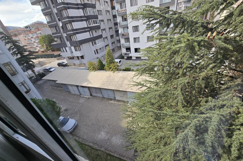 CENTURY21 PLUS'DAN DOKTORLAR SİTESİNDE KİRALIK BAKIMLI 3+1 DAİRE